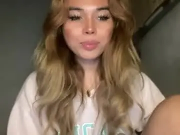 Chaturbate Live Sex of sweetalexa19