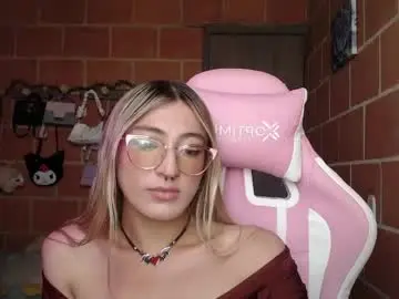 Chaturbate Live Sex of andrea_camila