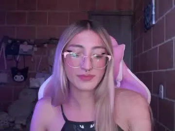 Chaturbate Adult Video Chat of andrea_camila