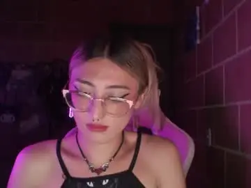 Chaturbate Live Sex Cam of andrea_camila