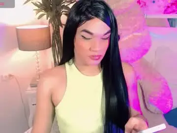 Chaturbate Live Sex Cam of paytoncamila