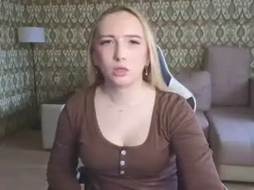 Chaturbate Live Sex Cam of vi_luxxxy
