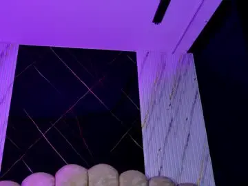 Chaturbate Sex Cam of malaia_thompson_