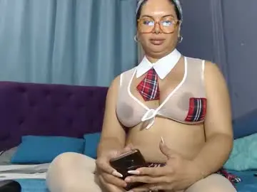 Chaturbate Live Sex Cam of latinaflower_ts