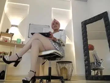 Chaturbate Best live sex cam show of desireth_glow