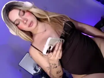 Chaturbate Watch Live Sex Cams of kiramillerxx