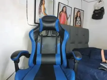 Chaturbate Live Sex Cam of bigcrisblack