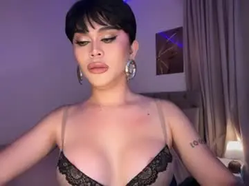 Chaturbate Live Sex Cam of erotictsmonica