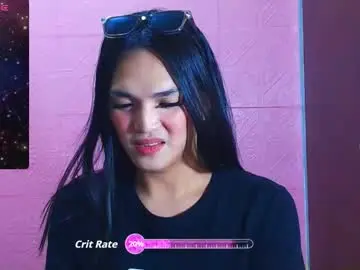 hollywoodbitch from chaturbate