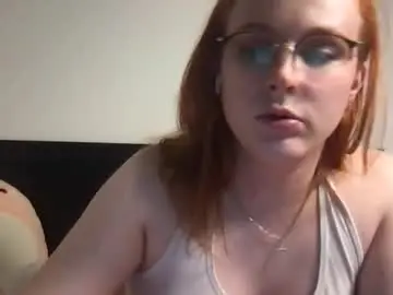 threalqueenaria from chaturbate