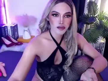 Chaturbate Live Sex Cam of lilycollins06