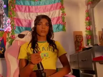 Chaturbate Free Porn Cam of effy_marinn