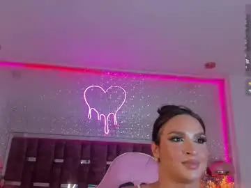 Chaturbate Live Sex Cam of kylievictoria_