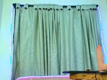 Chaturbate Live Sex Cam of 01klhoe01
