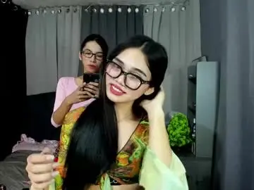 Chaturbate Live Sex Cam of naughty_emmats