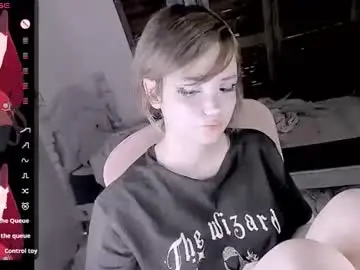 honeyapplealaska from chaturbate