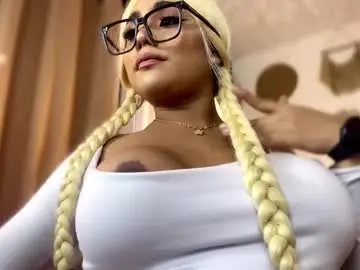 Chaturbate Live Sex Cam of monstrouscockdivaontop