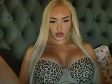 Chaturbate Best live sex cam show of isabellatsvbaby
