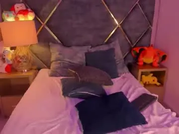 Chaturbate Live Sex Cam of ash_monroee