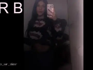 Chaturbate Sex Cam of isa_little_star