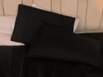 Chaturbate Sex Cam of isa_little_star