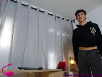 Chaturbate Live Sex Cam of jullian_ricci