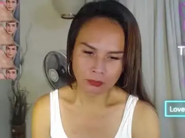 Chaturbate Live Sex Cam of lady_bitxh