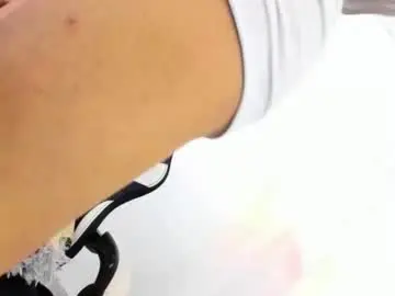 Chaturbate Adult Video Chat of evanllelyne