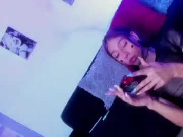 Chaturbate Free Porn Cam of evanllelyne
