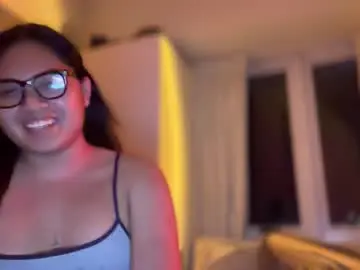 yllanahard from chaturbate