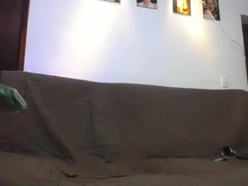 Chaturbate Live Sex Cam of shellsy_hans
