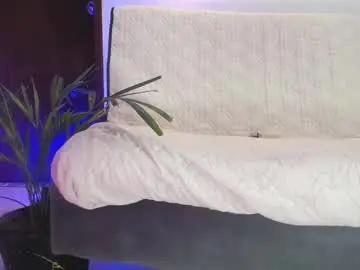 Chaturbate Live Sex Cam of shellsy_hans