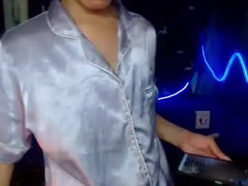 Chaturbate Free Porn Cam of ur_sweet_atarah18