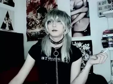 Chaturbate Live Sex Cam of kiiller_queen
