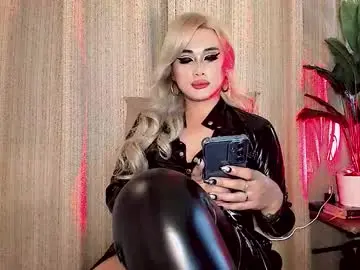 Chaturbate Live Sex Cam of kylie_iyutera