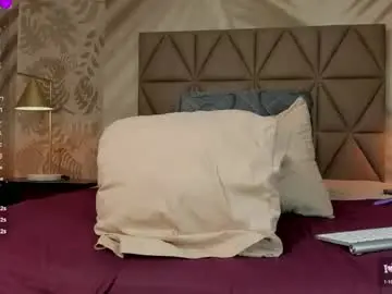 Chaturbate Nude Webcam of scarleett22