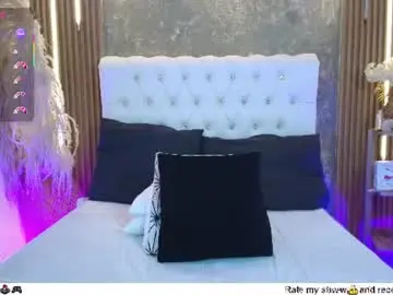 Chaturbate Watch Live Sex Cams of bonn_glow
