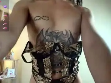 Chaturbate Live Sex Cam of bonn_glow