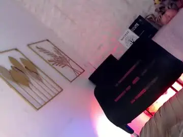 Chaturbate Live Sex Cam of _caroline69