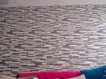 Chaturbate Live Sex Cam of violetagomez_co