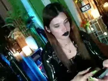 Chaturbate Live Sex Cam of queen_kendalx19