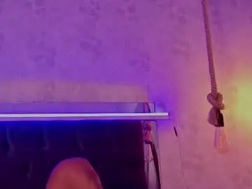 Chaturbate Live Sex Cam of chloe_bronze