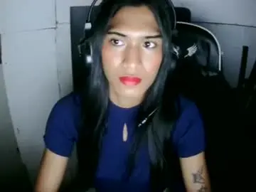 Chaturbate Watch Live Sex Cams of oliviafakarat