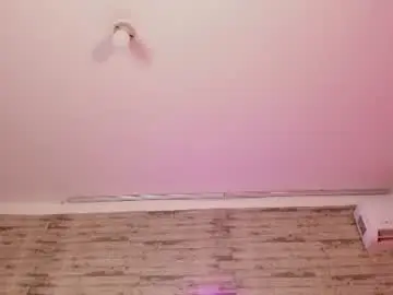Chaturbate Live Sex Cam of mhia_fem