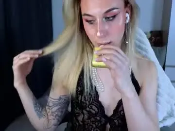 Chaturbate Live Sex Cam of miraraid