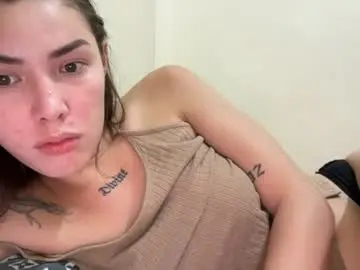 Chaturbate Live Sex Cam of eurasiangabbie89549