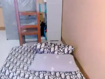Chaturbate Live Sex of kylieebarbie97