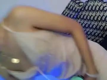 Chaturbate Free Live Porn of flirt_with_me28