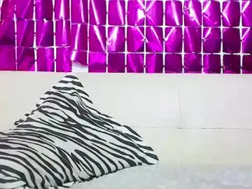 Chaturbate Live Sex Cam of jet_clomet21