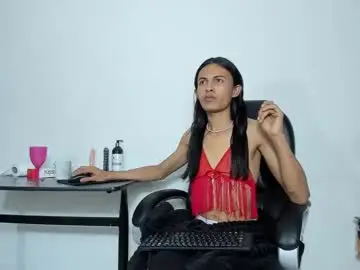 Chaturbate Free Live Porn of aisha_hotts777